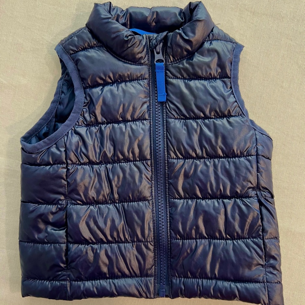 Primary Navy puffer vets, boys size 12-18